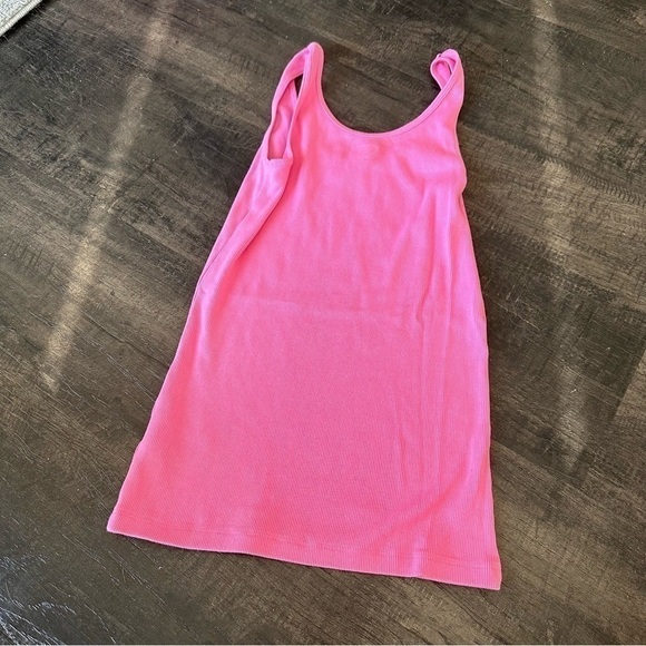 OLD Navy Slim Fit Tank Top in Pink size M - Picture 2 of 3